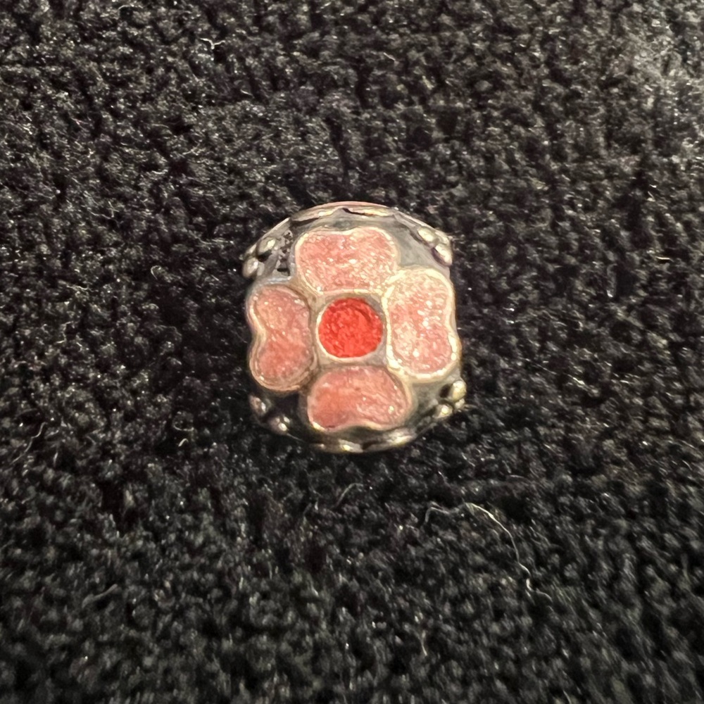 Pandora flower charm
